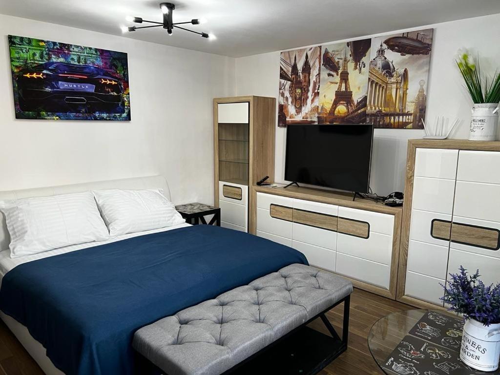 Iron Cube Apartment Prag